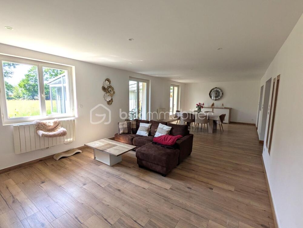 Vente Maison Coup de cœur : Un domaine de 2 hectares pour votre nouveau projet de vie à la LAUBRIERES Craon