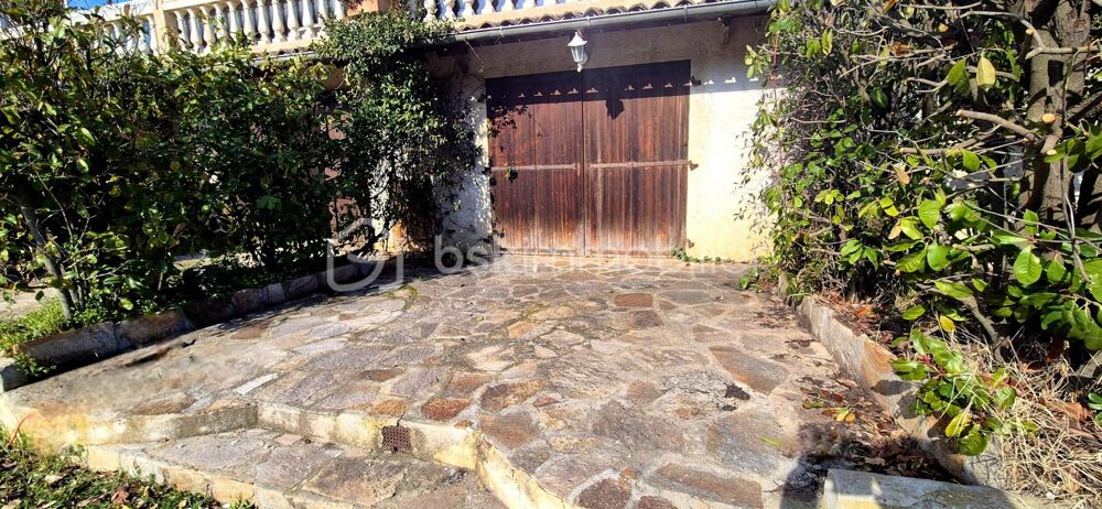  vendre  Proprit/chteau Bormes-les-Mimosas (83230)