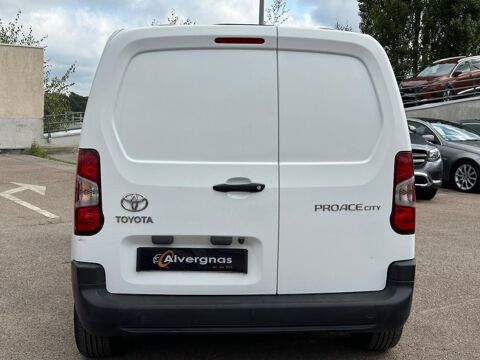 Proace FOURGON 1.5 MEDIUM 130 D-4D DYNAMIC AUTO PRIX TTC 2021 occasion 78240 Chambourcy