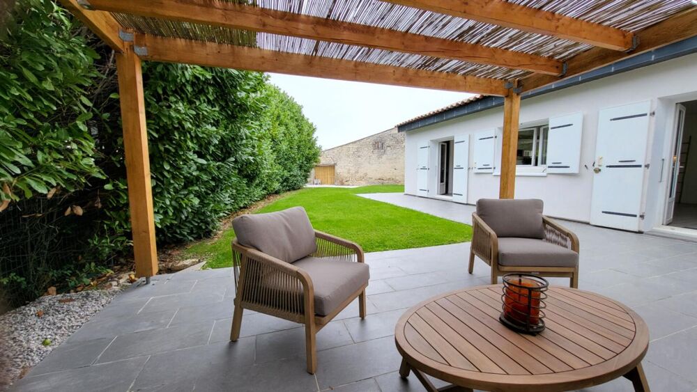 Vente Maison 17220 - PROCHE LA ROCHELLE ET CHATELAILLON - MAISON 92 M², GRAND SEJOUR, 2 CHAMBRES, JARDIN, CELLIER, PARKINGS La jarrie