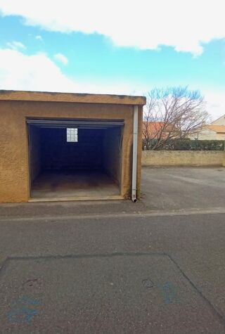  Parking / Garage  vendre 16 m