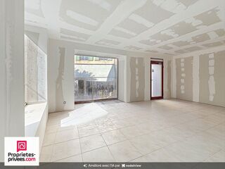 Vente Maison Rians immeuble refait à neuf avec local commercial, studio et T3 Rians