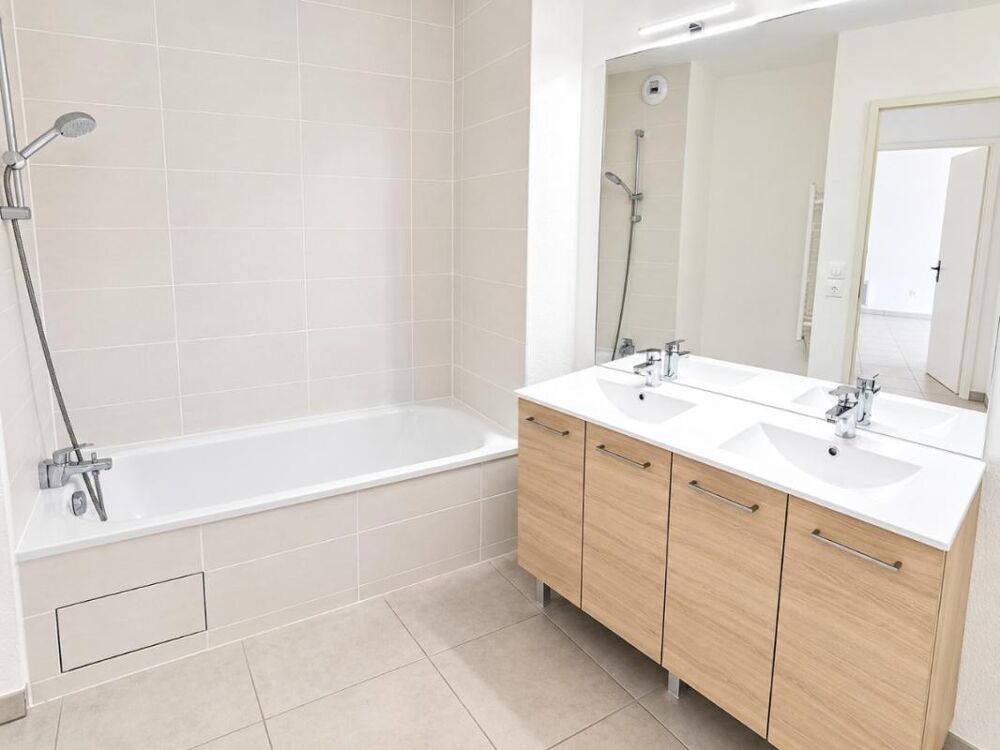 Location Appartement T3 avec balcon et parkings à TOULOUSE Toulouse
