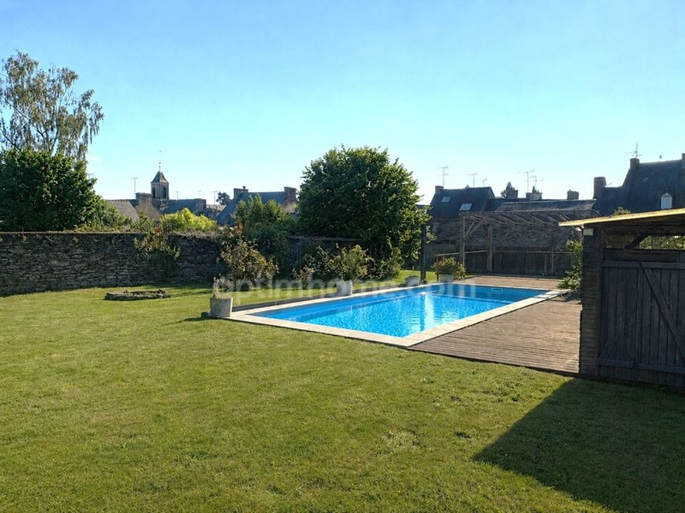 Vente Maison LA GACILLY 56200 – Maison de caractère plus murs commerce avec revenu locatif, piscine et jardin clos de murs La gacilly
