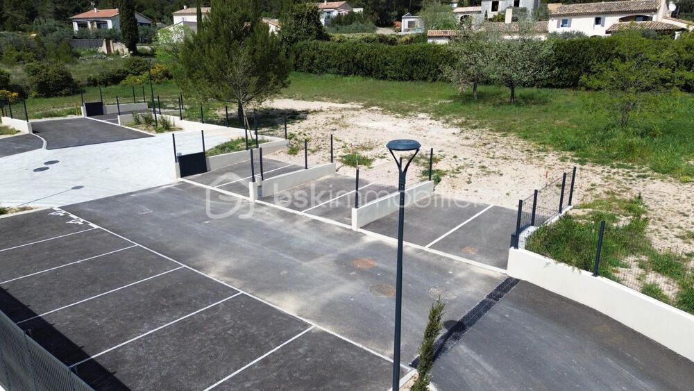 Vente Terrain A vendre terrain constructible et viabilisé de 485 m2  , au pied du Luberon , très au calme , sur Mérindol Merindol