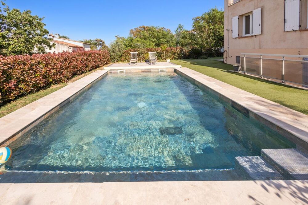 En exclusivité Villa comprenant T4 + T2 + Studio et piscine à vendre à Cogolin