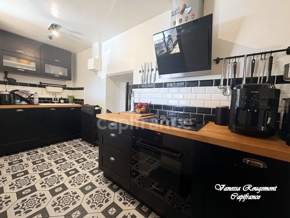À vendre  Maison de village 4 chambres avec jardin, dépendances, grange et espace spa