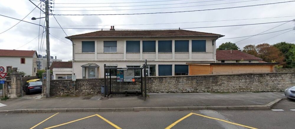  A VENDRE : locaux à Besançon 