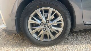 Yaris III 1.5 VVT-i 100 Hybrid E-CVT Dynamic - Automatique 2019 occasion 83510 Lorgues