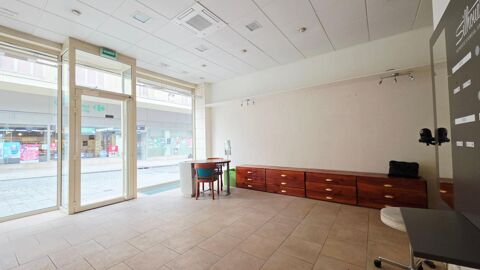 BOURGES CENTRE MURS COMMERCIAUX 57M&sup2; 95990 18000 Bourges