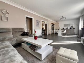  Propri�t�/ch�teau � vendre 5 pi�ces 123 m�