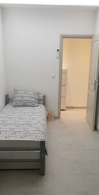  Appartement à louer 3 pièces 60 m² Antibes