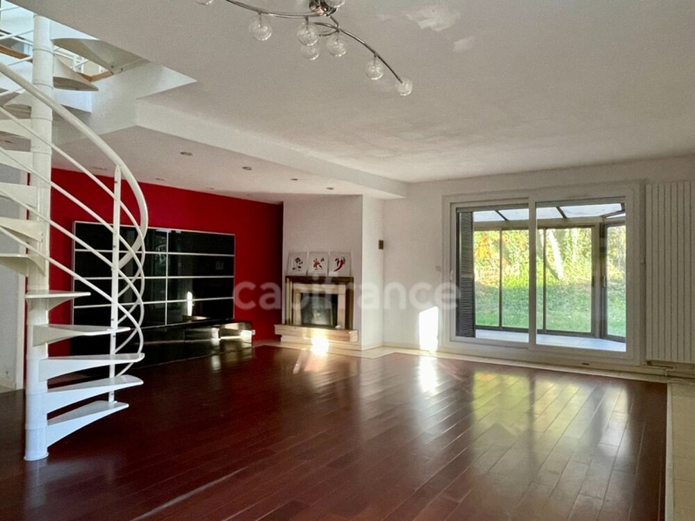 Maison de plain-pied spacieuse et lumineuse 7 pièces 5 chambres!