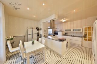  Maison à vendre 7 pièces 237 m²