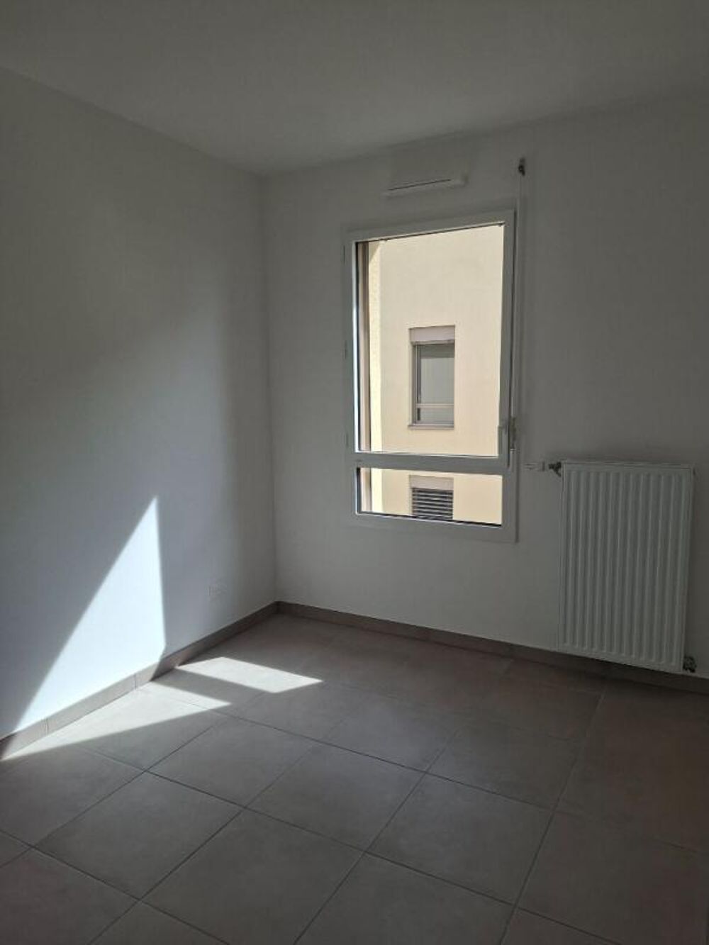 Spacieux T5 duplex de 96 m² avec terrasse de 21 m² à Craponne