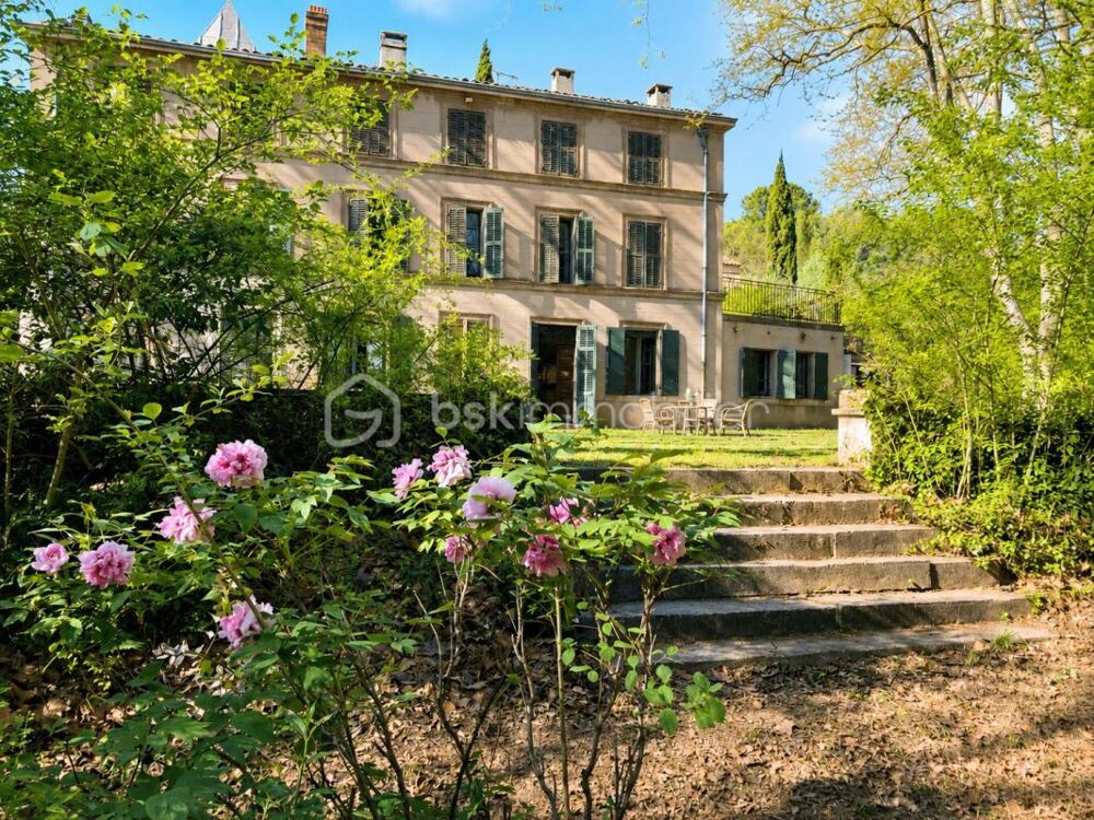 Domaine remarquable  Bastide du XVII siècle à réinventer, entre Aix-en-Provence, Marseille et Cassis