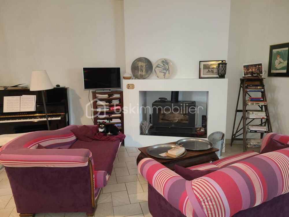 MARMANDE  Maison de ville de charme de 157 m² avec jardin et cave