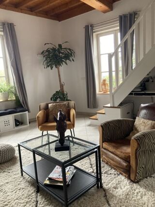  Appartement à louer 3 pièces 82 m²