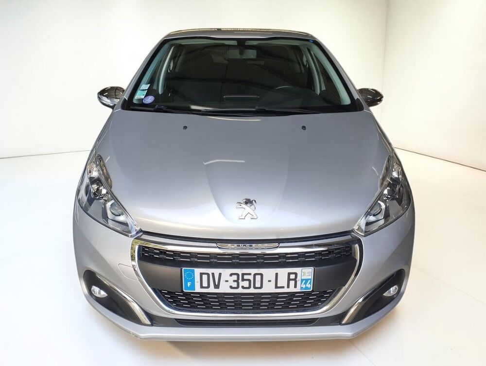 208 1.2 VTI 82 5P 2015 occasion 06640 Saint-Jeannet