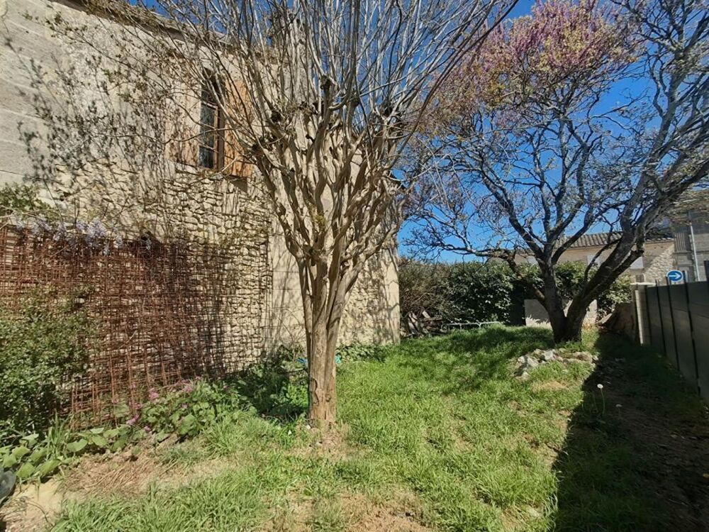 Maison à rénover avec étage et grenier aménageable, centre bourg de Saint-Christoly-de-Blaye (33920)
