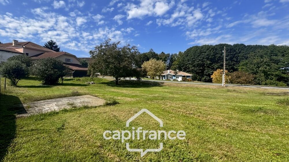 À VENDRE  HABAS - GRANDE MAISON DE VILLE AVEC NOMBREUSES DÉPENDANCES  JARDIN 2000 M2