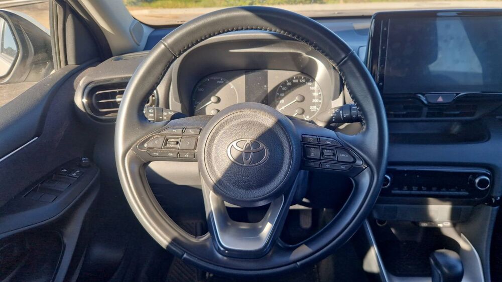 Yaris IV 1.5 VVT-i 116 Hybrid E-CVT Dynamic - Premi&egrave;re main Entret 2024 occasion 50400 Granville