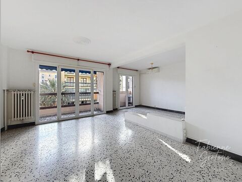   HYERES CENTRE VILLE T/3 AVEC BALCON, PARKING ET CAVE Appartement - 2 pi�ce(s) - 57 m�