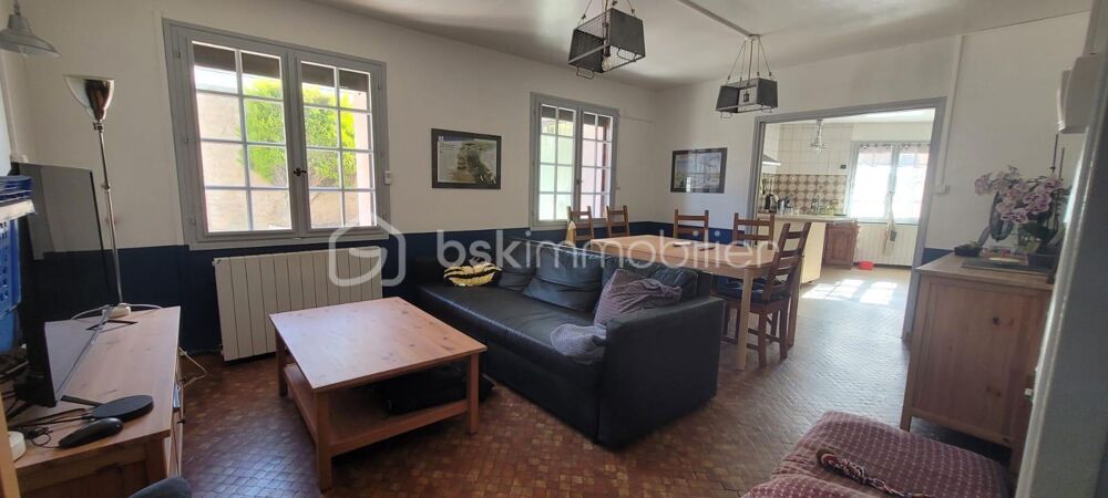 Vente Maison MAISON DE PLAIN PIED DE 70M2,GRENIER AMENAGEABLE DE 70M2, DEPENDANCES, GARAGE + COUR FERMEE Saint froult