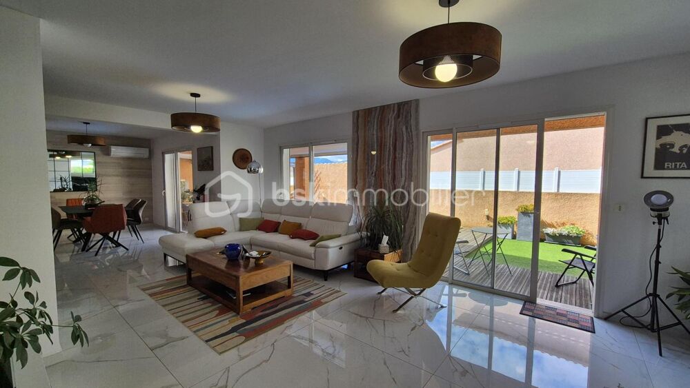 Vente Villa A VENDRE VILLA TROIS FACES DE 160 M² SUR TERRAIN DE 488M² A LATOUR BAS ELNE - QUATRE CHAMBRES - CLIMATISATION REVERSIBLE - PISCI Latour bas elne