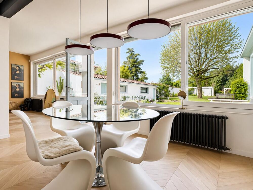 Maison 6 pièces 230 m² · à Begles · 230 m² · 1 085 000 €