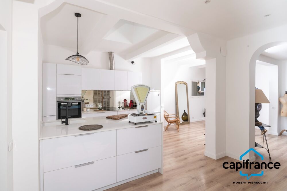 83 Ollioules La Courtine, Maison entierement rénovée avec goût, de 123 m2 (avec un studio) sur 386 m2 stationnement facile