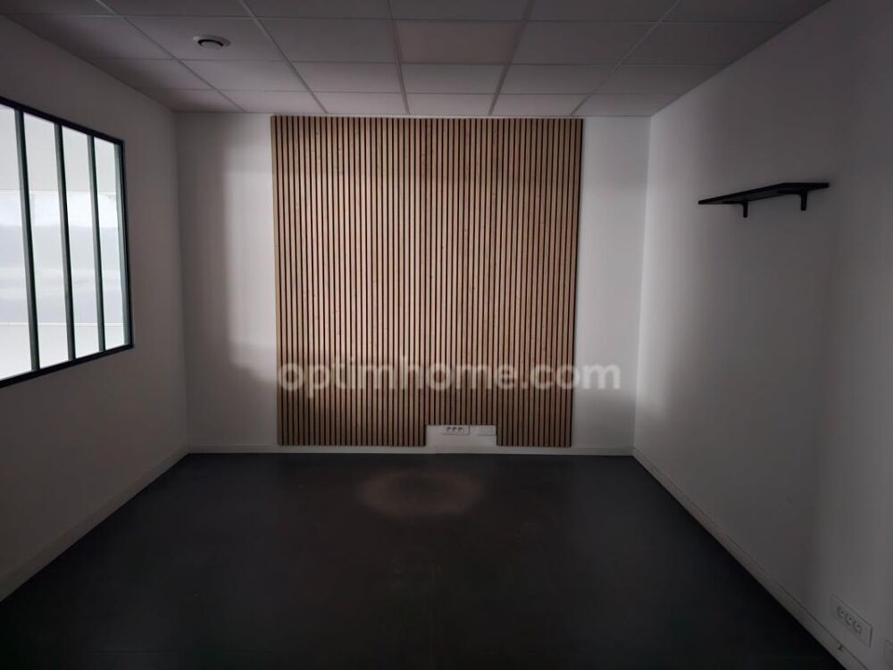   Bureau de 70 m2 à louer à Cergy Préfecture Cergy