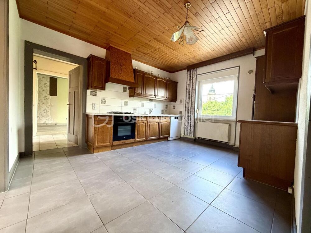 Vente Duplex/Triplex Charmant duplex de caractère de 126 m², offrant un beau potentiel après rafraîchissement, au cœur de Puttelange-aux-Lacs Puttelange aux lacs