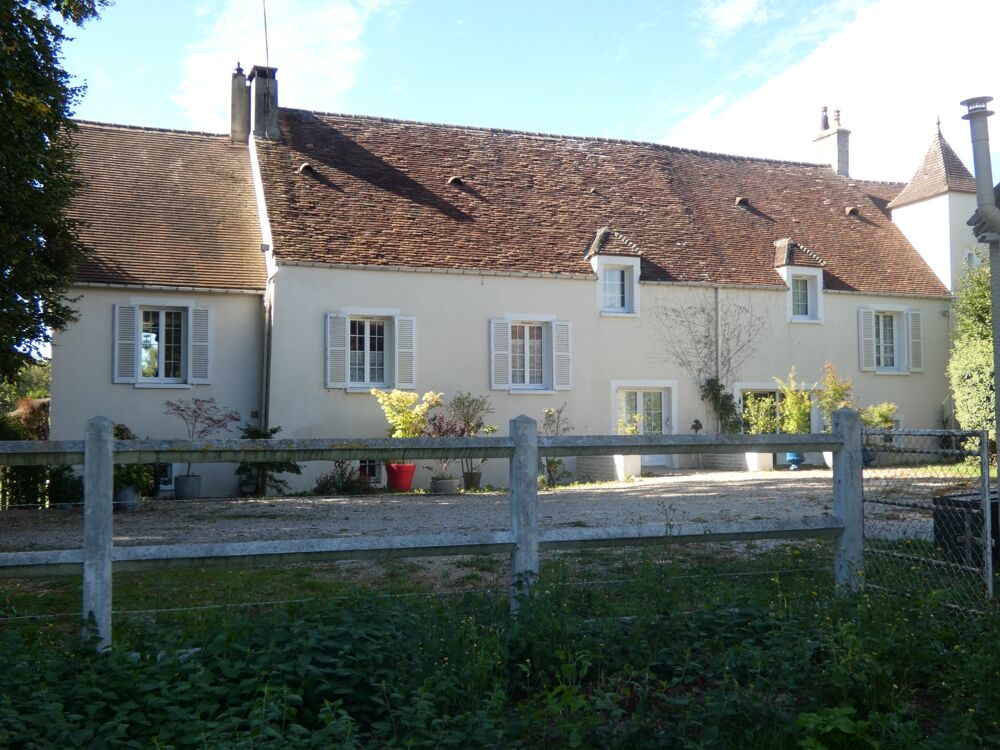 Vente Maison Propriété à vendre 6 pièces proche de FALAISE (14) 240 m² habitables sur 3ha52 de terrain Falaise