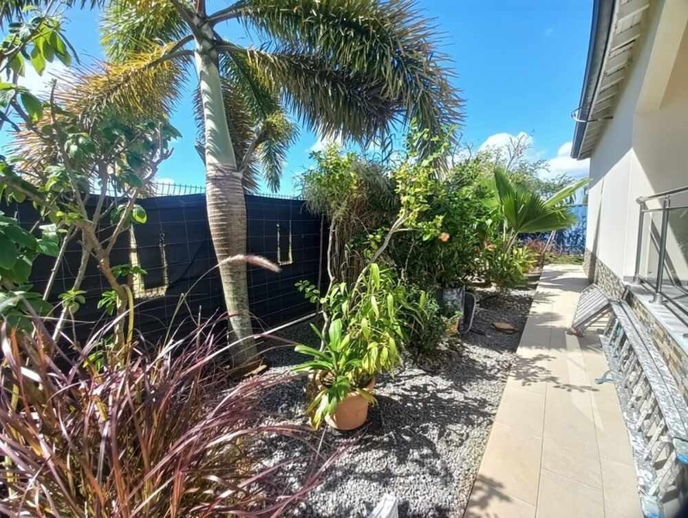 à vendre  Villa Sainte-Anne (97180)