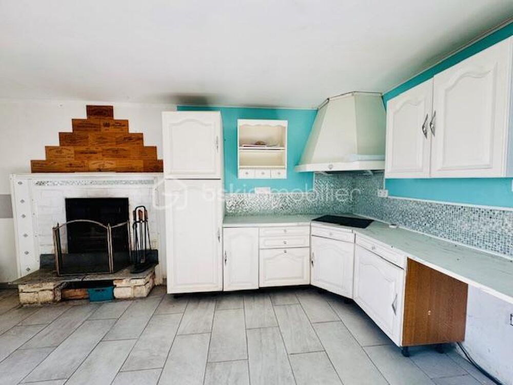 Maison Charentaise en pierre  6 pièces  188 m²  Terrain 2500 m²  (16460)