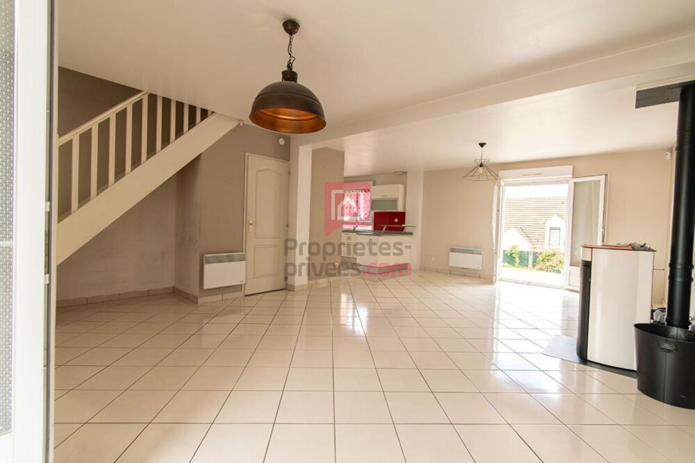 Vente Maison MAREUIL-LÈS-MEAUX  Magnifique maison familiale de 4 chambres, parfaitement entretenue et un terrain clos Mareuil les meaux