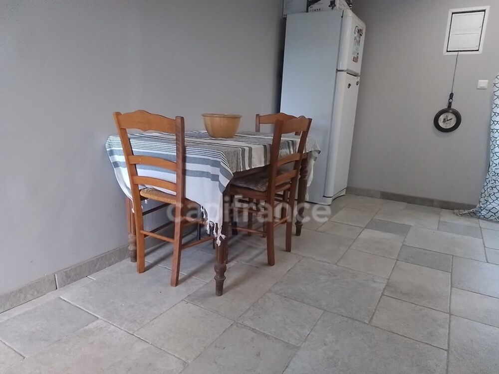 Maison en pierres 3 pièces entre Carhaix et Rostrenen plain pied 92 m2 dont combles aménageables
