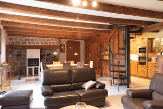 Vente Maison Ferme en pierre du 19 ème siècle Chastanier 283 m2 habitables Chastanier