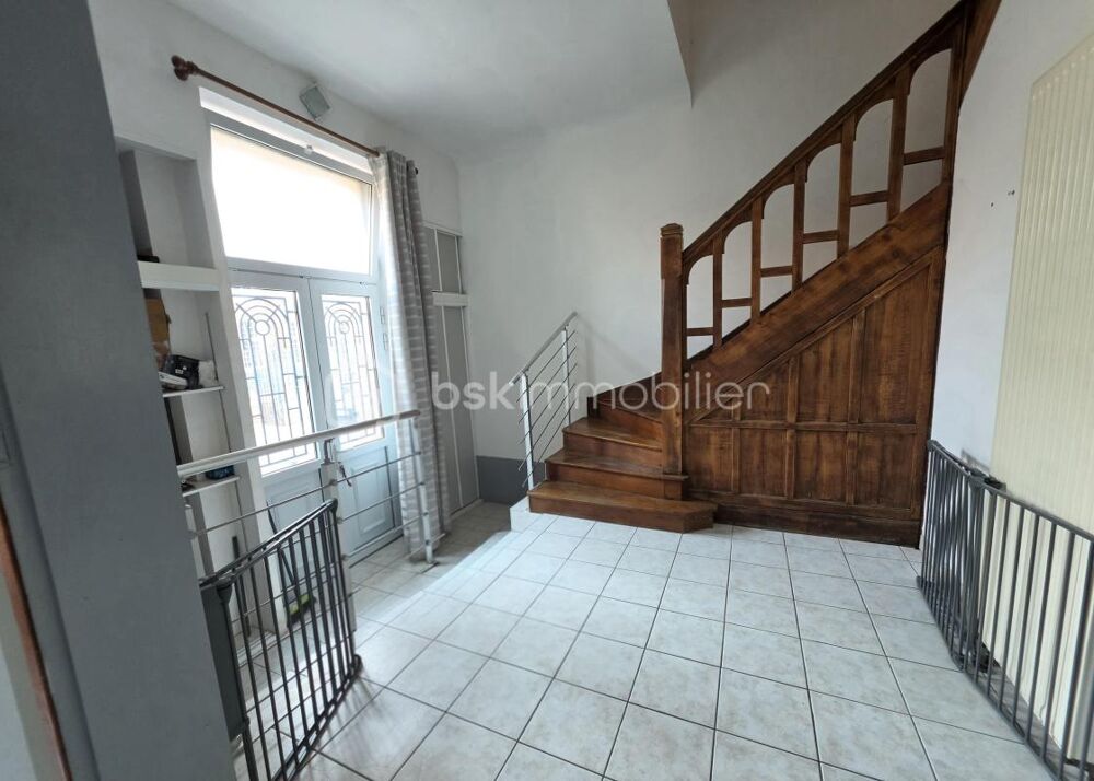 Vente Maison MAISON DE CARACTÈRE, 7 CHAMBRES AVEC JARDIN ET STATIONNEMENT… EN PLEIN CENTRE DE SAINT-QUENTIN ! Saint quentin