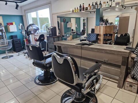   VILLEREST - BEAU SALON DE COIFFURE 150M2 