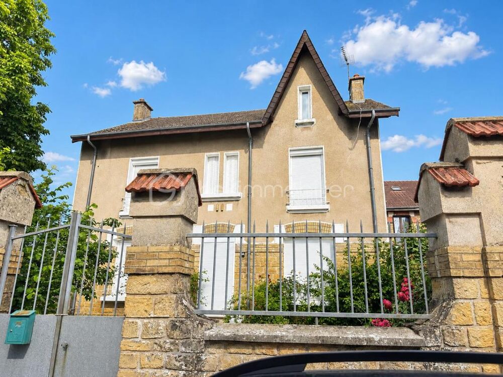 Maison de maître avec nombreuses dépendances et fort potentiel