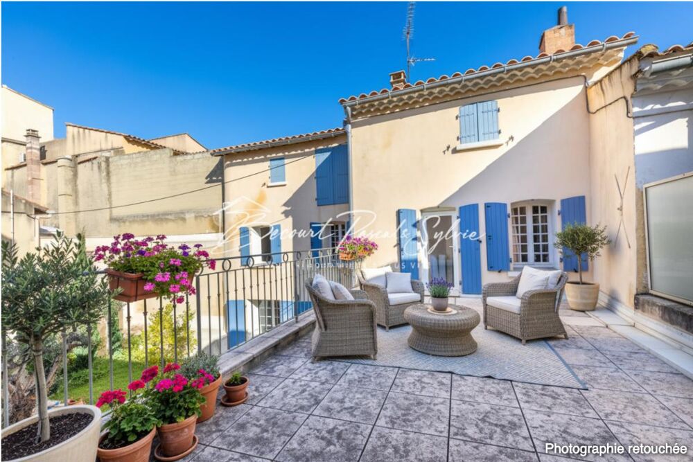 Vente Maison RARE - AVEC POTENTIEL - MAISON DE CARACTÈRE AVEC COUR INTIME, TERRASSES Saint saturnin les avignon