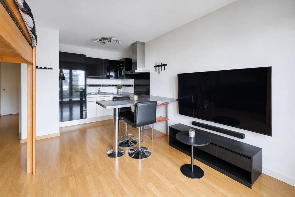 Studio avec balcon et parking  Choisy-le-Roi