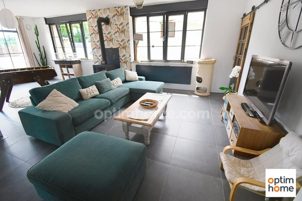 UNE PROPRIÉTÉ DE CARACTÈRE DE 325 M² SUR PLUS DE 35 ARES, AVEC PISCINE ET 11 GARAGES !