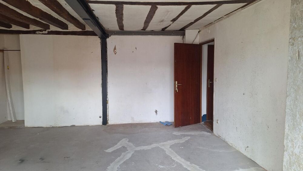 Appartement 1 pièce(s) 31 m2 au 1er étage A Rénover
