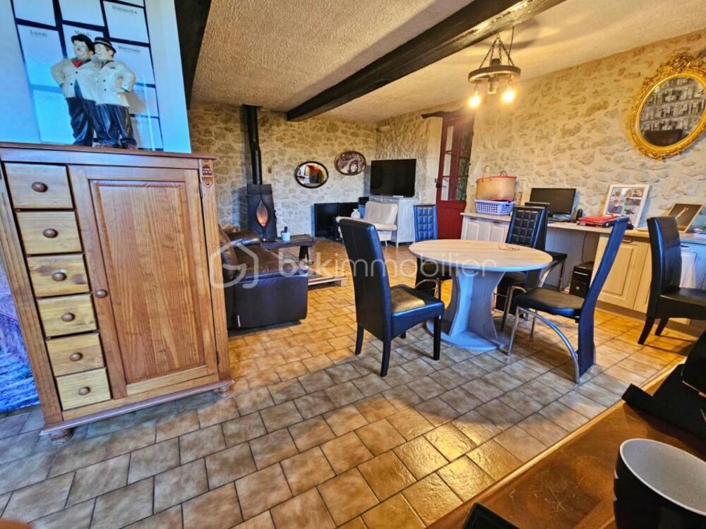 Maison de 130 m² + dépendances  Terrain 6 658 m²  Piscine  Gros potentiel