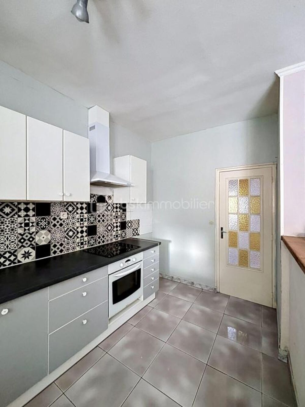 Maison familiale de 103 m² avec jardin et dépendance  Charly-sur-Marne