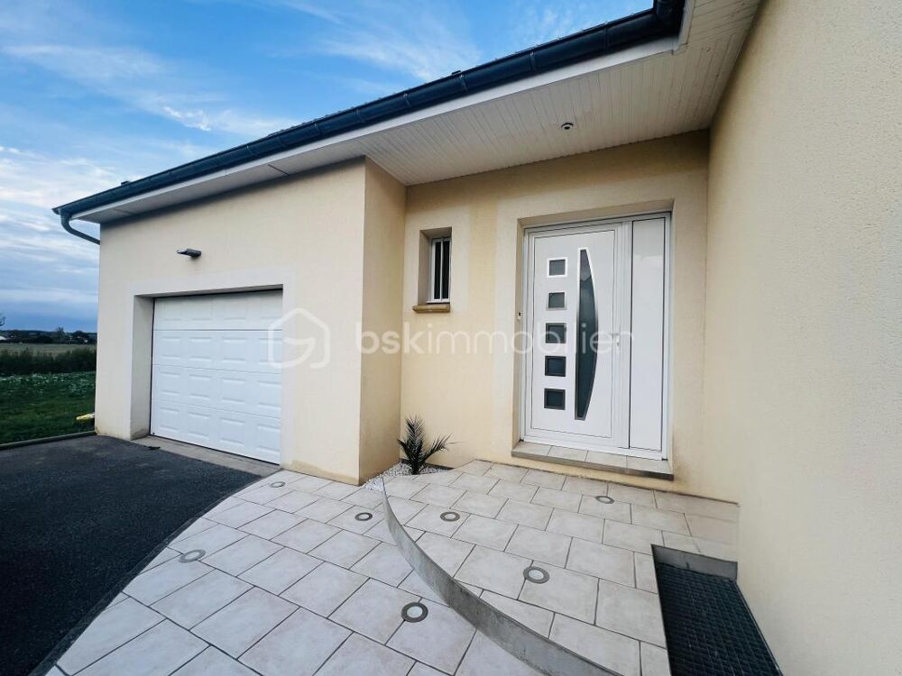 PLAIN-PIED ATYPIQUE SANS TRAVAUX - 3 CHAMBRES AVEC GARAGE A FERRIERES-HAUT-CLOCHER