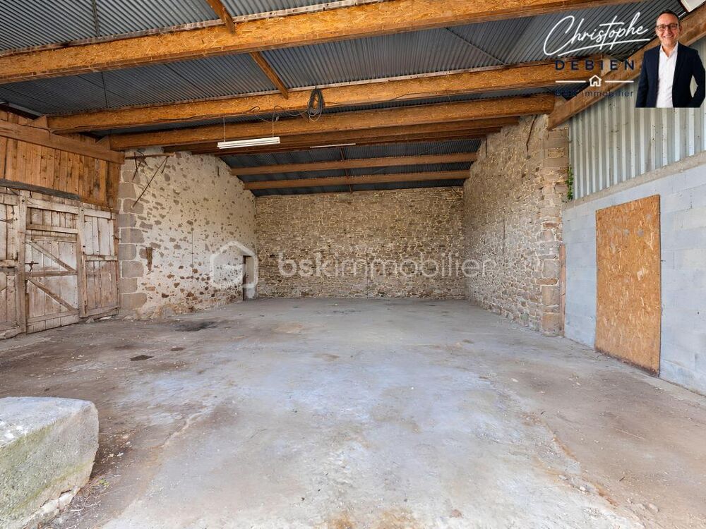 Vente Remise/Grange LES LANDES-GENUSSON – ENSEMBLE AGRICOLE À VENDRE – ENVIRON 805 M² DE BÂTIMENTS EN PIERRE, HANGARS ET DÉPENDANCES – TERRAIN DE 11 Les landes genusson